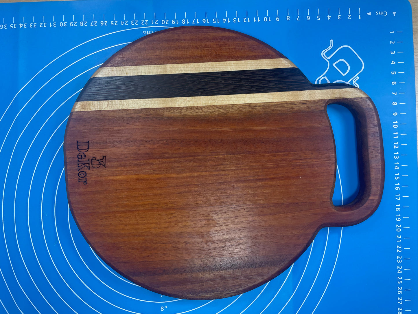 Chopping Board - Circle with Handle